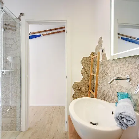 Mit Privatem Pool Nur Wenige Minuten Von Den Straenden