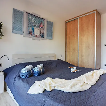 Mit Privatem Pool Nur Wenige Minuten Von Den Straenden