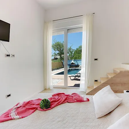 Mit Privatem Pool Nur Wenige Minuten Von Den Straenden Casa vacanze