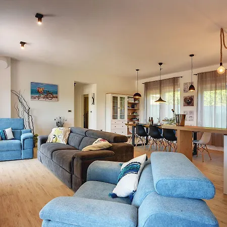 Mit Privatem Pool Nur Wenige Minuten Von Den Straenden Holiday home